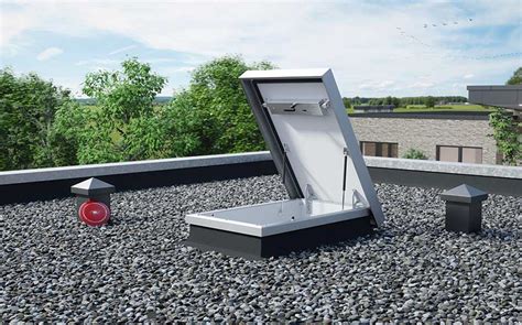 Strešný výlez s fotovoltaickými panelmi