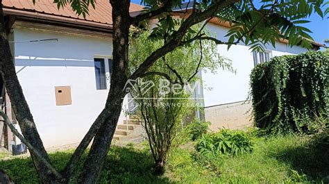 rodinný dom s dvoma vchodmi