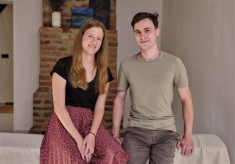 mladý pár v novom byte