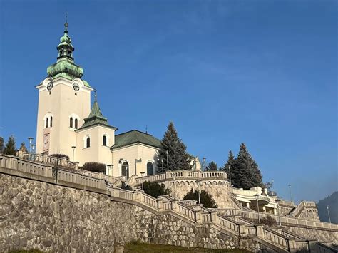Panorama mesta Ružomberok s dominantou Chočských vrchov