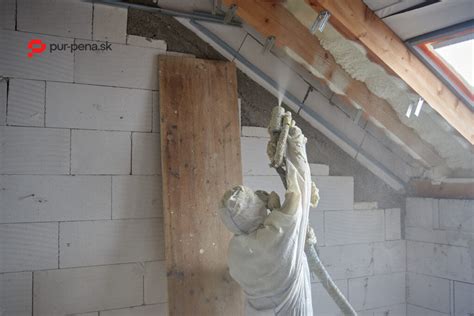 Aplikácia striekanej izolačnej peny