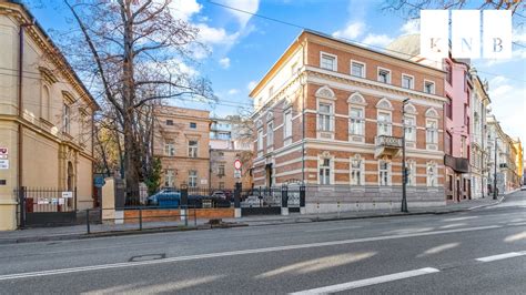Fasáda historickej budovy na ulici Radlinského v Bratislave