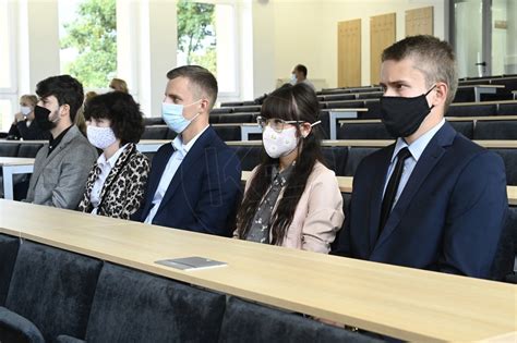 Ilustračná fotografia právnika pri práci