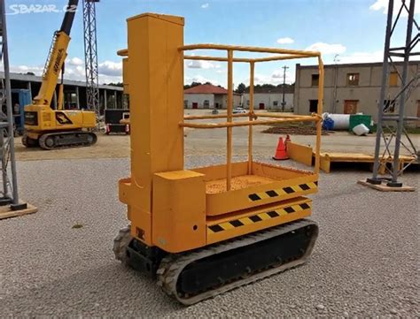 Pásová plošina pohybujúca sa v teréne