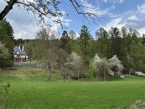 Panoráma obce Kolta s okolitou prírodou