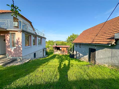 Rodinný dom s altánkom v Čiernych Kľačanoch