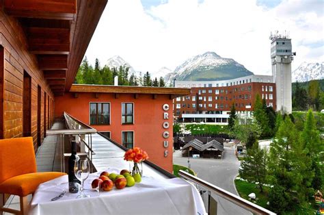 Štrbské Pleso s hotelom Crocus