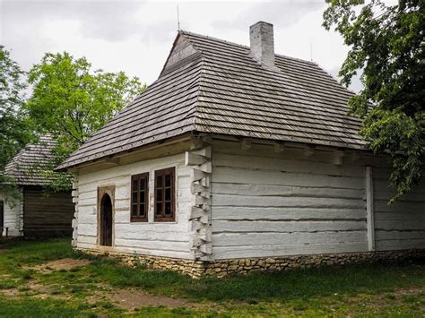 Tradičná drevená šindľová strecha