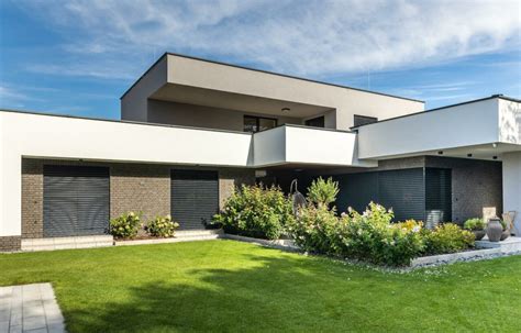 pohľad na moderný rodinný dom