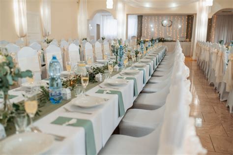 Interiér elegantnej svadobnej sály