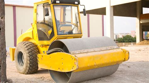 Rôzne stavebné stroje na stavbe