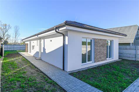 Moderný rodinný dom s pozemkom