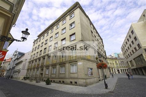 Ulica v centre Stupavy