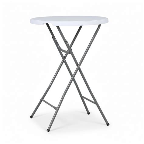 Okrúhly banketový stôl s elegantným obrusom