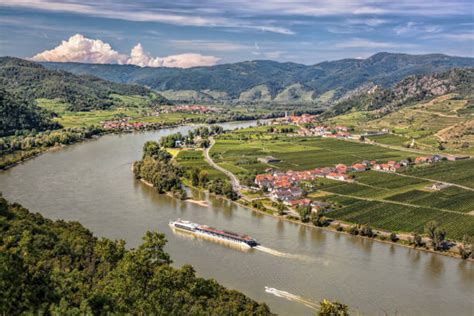 Panorama Viedne s riekou Dunaj
