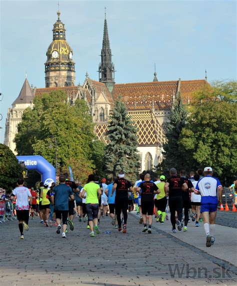 Archívna fotografia účastníkov Medzinárodného maratónu mieru v Košiciach
