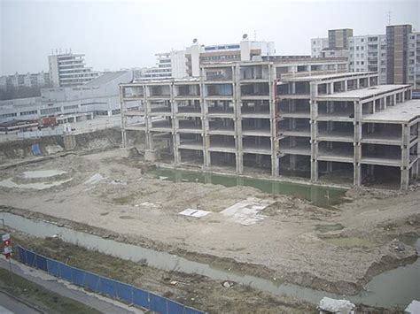 Ruiny Yosaria Plaza (Obchodný dom Ružinov)