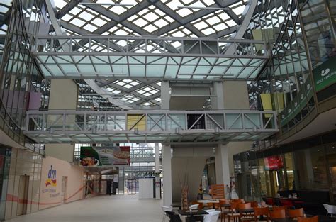 Interiér obchodnej galérie Vienna Gate