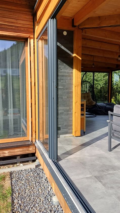 Detail moderného posuvného systému