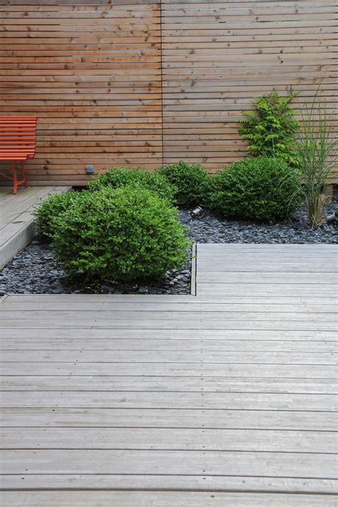 Vnútorná terasa Palazzo Verrazzano so zeleňou a moderným dizajnom