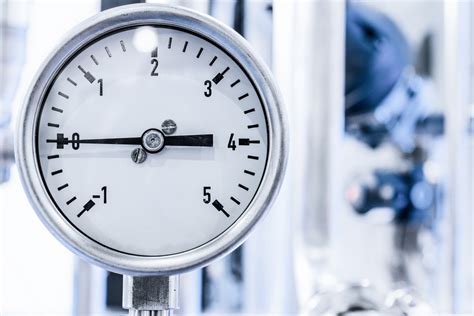 Manometer zobrazujúci tlak v otopnom systéme