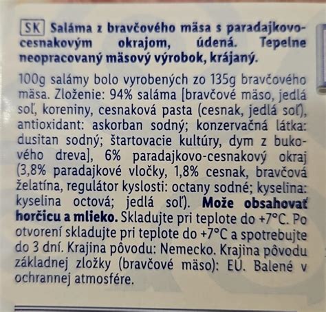 Balíčky mrazeného mäsa s označeným dátumom