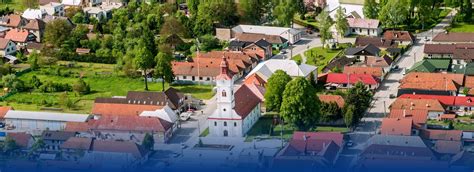 Panoráma obce Sučany s pohorím