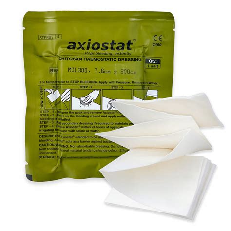 Ilustrácia správneho zahryznutia do vreckovky na zastavenie krvácania