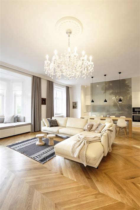 Interiér luxusného bytu v historickom dome s pôvodnými prvkami