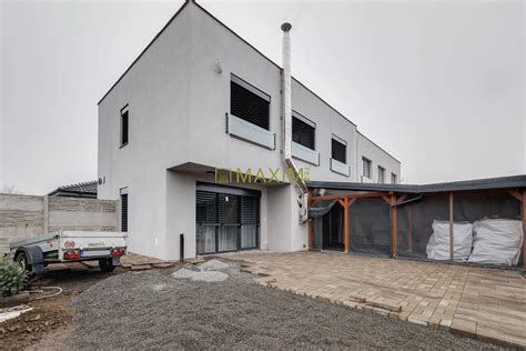 Moderná novostavba s terasou
