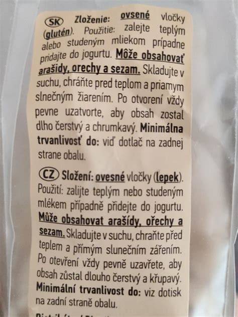 Infografika porovnávajúca nutričné hodnoty rôznych typov müsli a granol