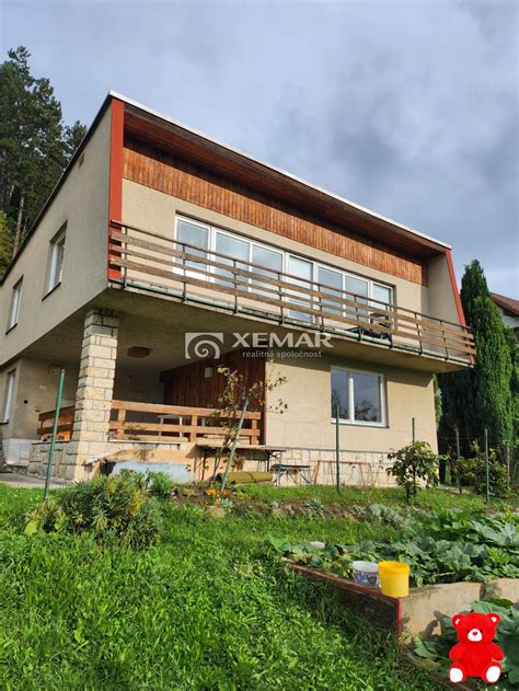 Zobrazenie rodinného domu so záhradou