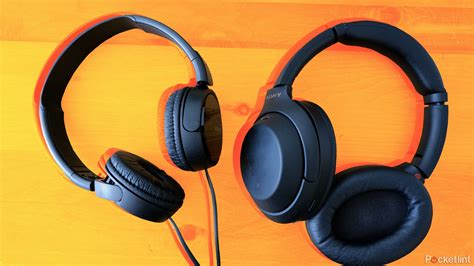 Ilustrácia rôznych typov slúchadiel: štuple, kôstky, on-ear, over-ear
