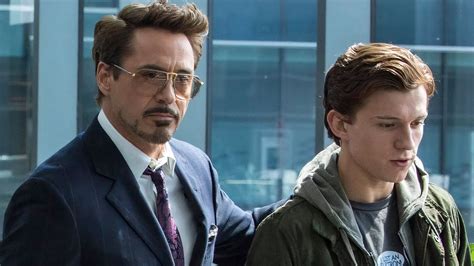 Tony Stark a Peter Parker v novom obleku