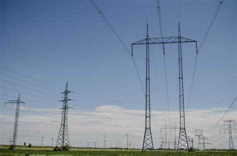 Elektrické vedenia vysokého napätia v krajine