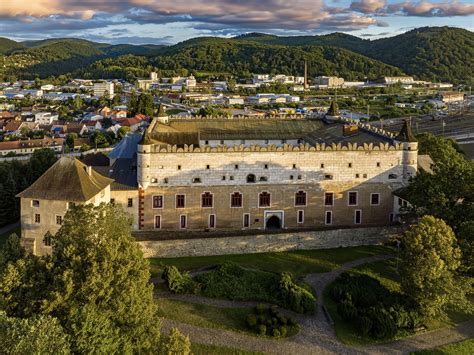 Pohľad na Zvolen s dominantou Zvolenského hradu