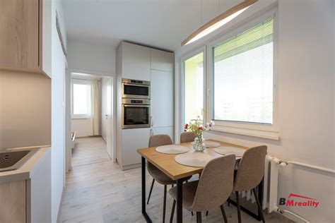 Moderný 3-izbový byt s krbom