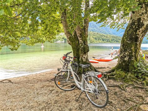 Cyklistická trasa pri jazere Bohinj