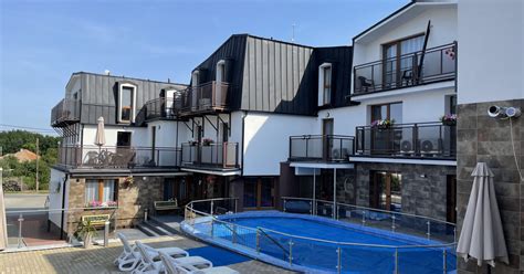 Apartmánový dom v Podhájskej s termálnym kúpaliskom v pozadí