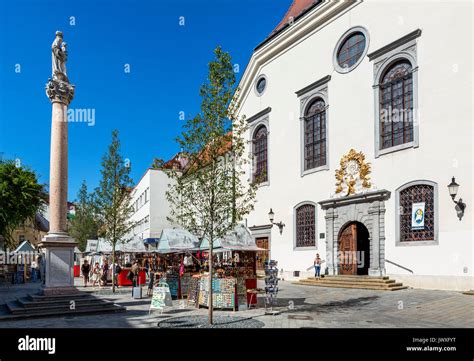 Františkánske námestie Bratislava pohľad zhora