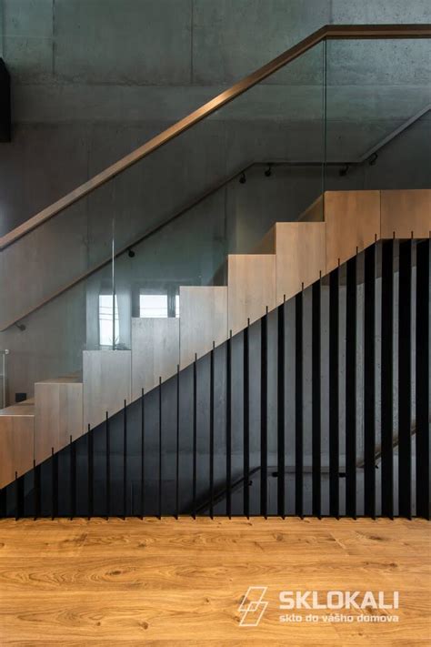 Detail interiéru v industriálnom štýle s betónovými prvkami