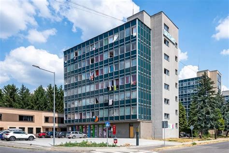Fotografia moderného bytového domu v Žiari nad Hronom
