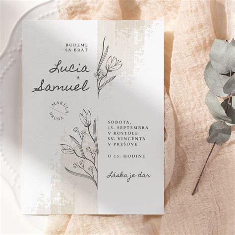 Svadobné oznámenie z dreva s vyrezávaným písmom
