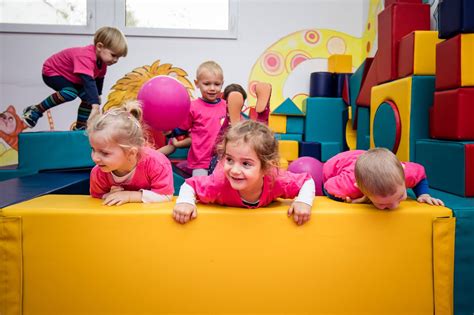 multifunkčné detské centrum s hračkami