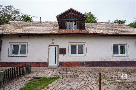 Dedina Banská Belá s bytovým domom