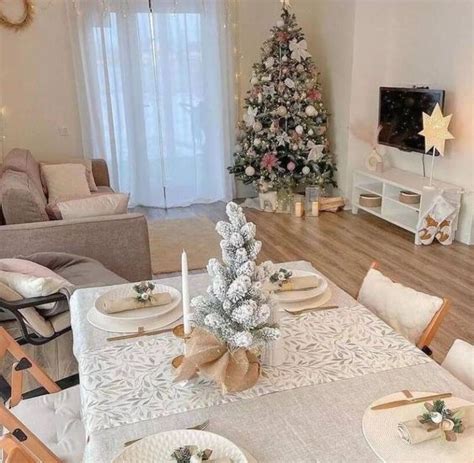 Vianočne prestretý stôl