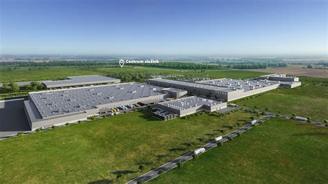 Koláž fotografií zobrazujúca rôzne aspekty občianskej vybavenosti v okolí Kukučínovej ulice: potraviny, škola, nákupné centrum, park