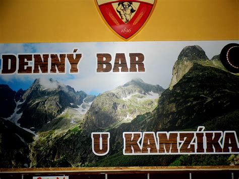 Poškodený denný bar po požiari