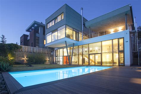 Vila s bazénom na pobreží Costa Brava