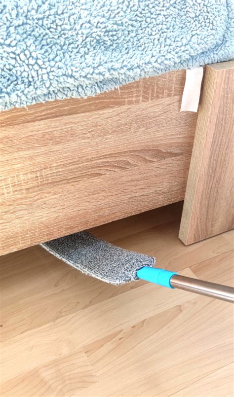 Detaily zanedbaného výkladu: prach a pavučiny